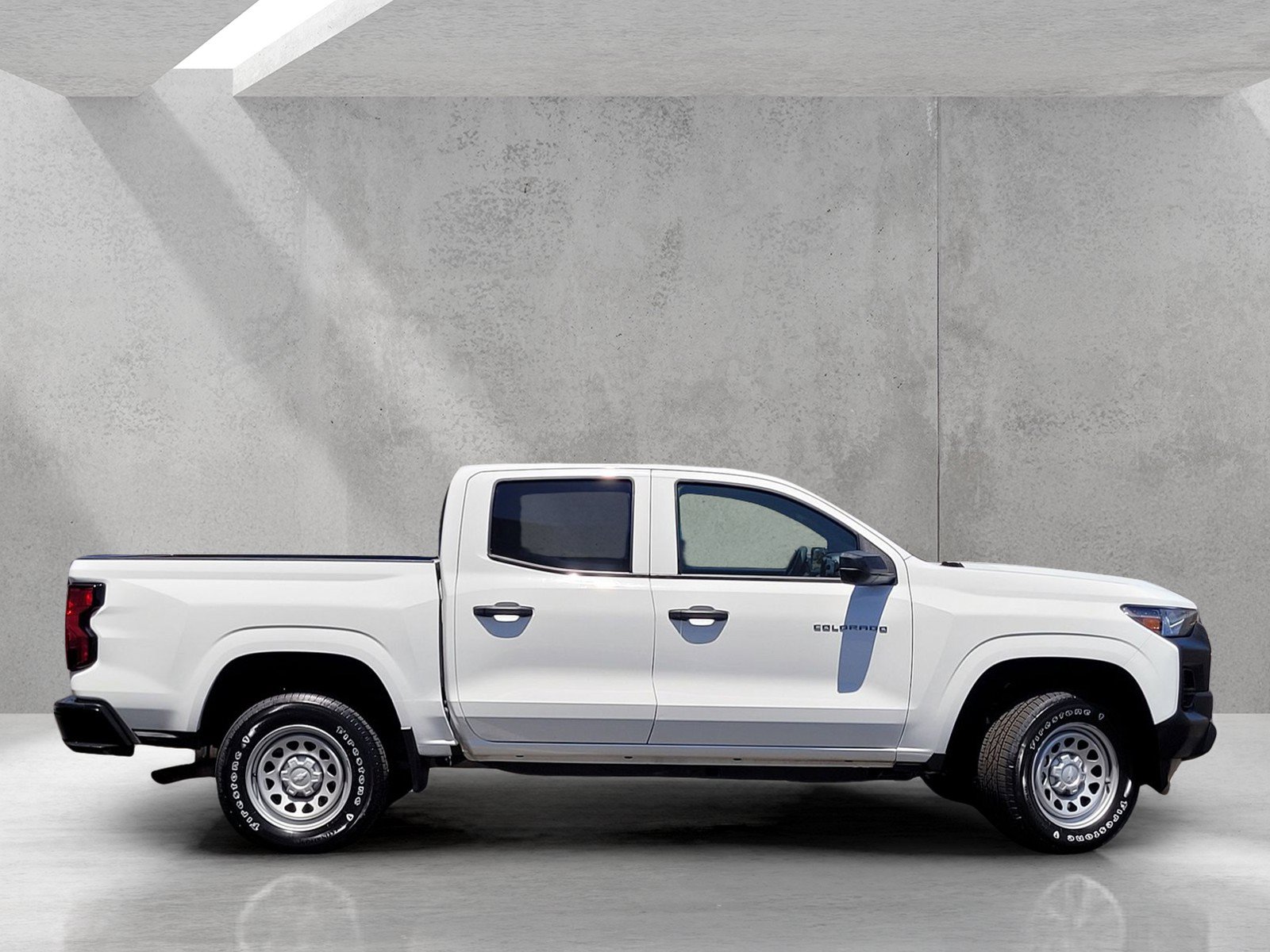Used 2023 Chevrolet Colorado W/T w/ WT Convenience Package RWD image 3