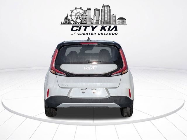 Certified 2025 Kia Soul LX w/ LX Technology Package FWD image 4