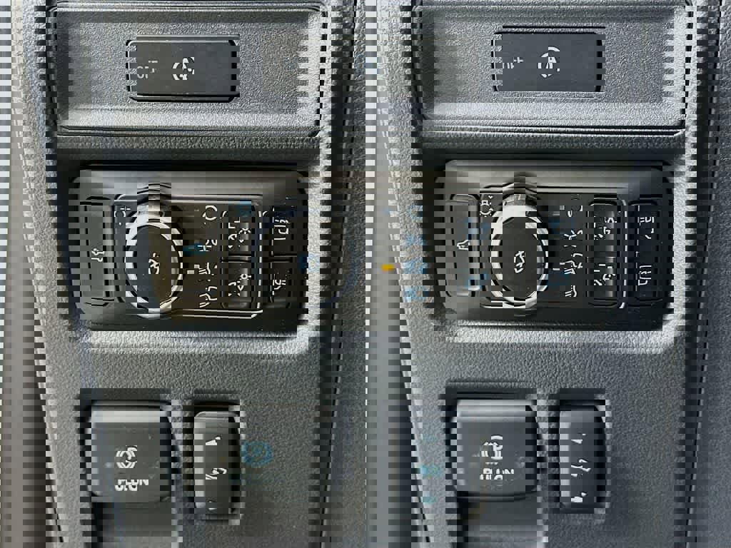 New 2025 Ford F150 Lariat w/ Equipment Group 502A High image 27