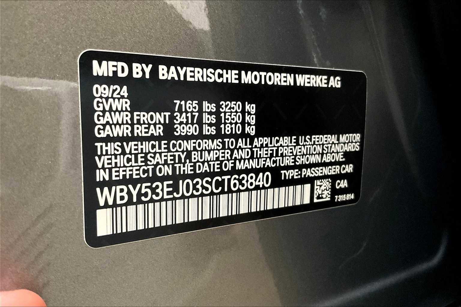 Used 2025 BMW i7 xDrive60 w/ Executive Package image 35