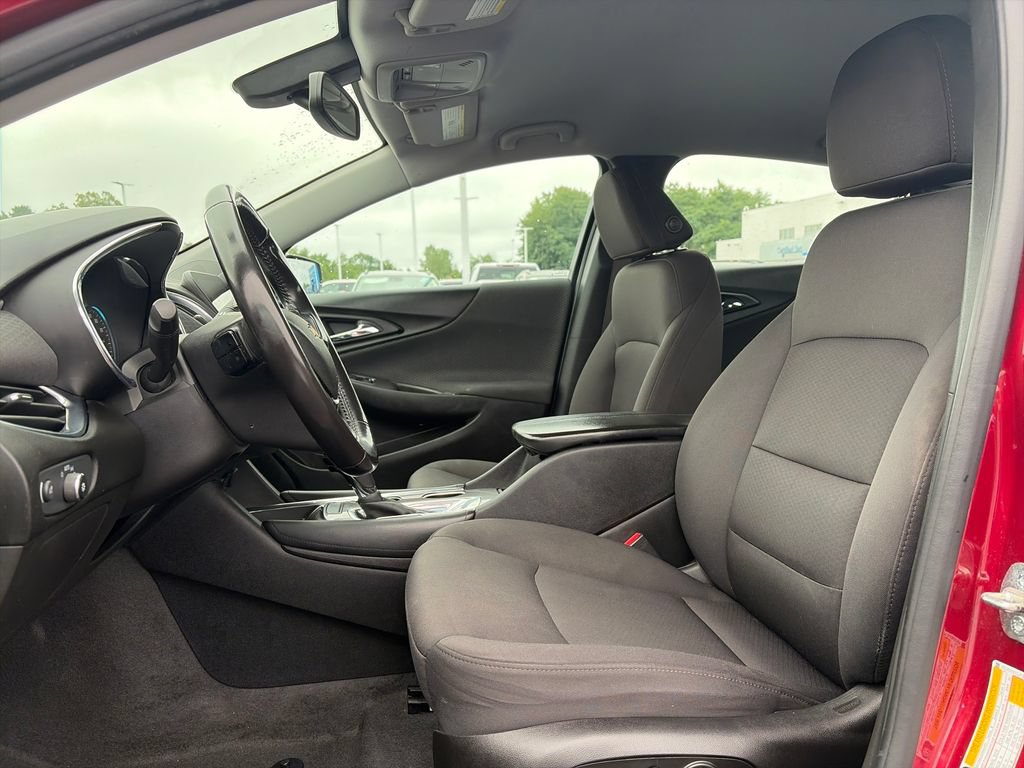 Used 2018 Chevrolet Malibu LT FWD image 14