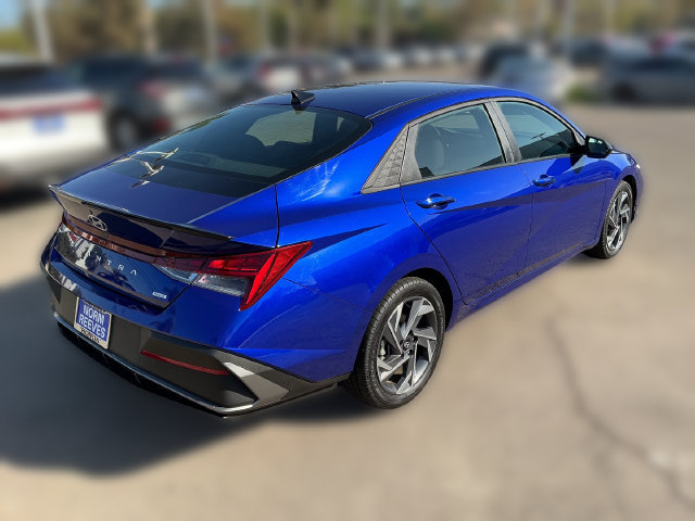 Used 2025 Hyundai Elantra SEL FWD image 5