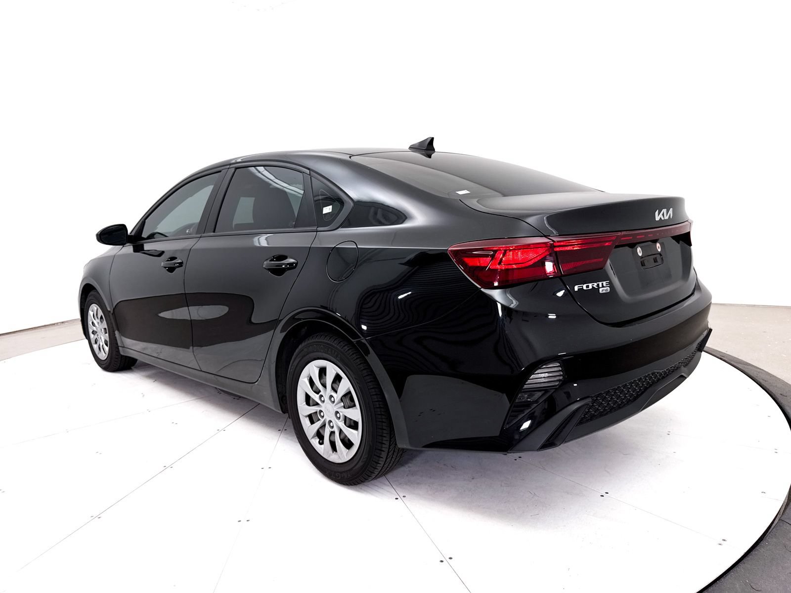 Certified 2022 Kia Forte Sedan FWD image 14