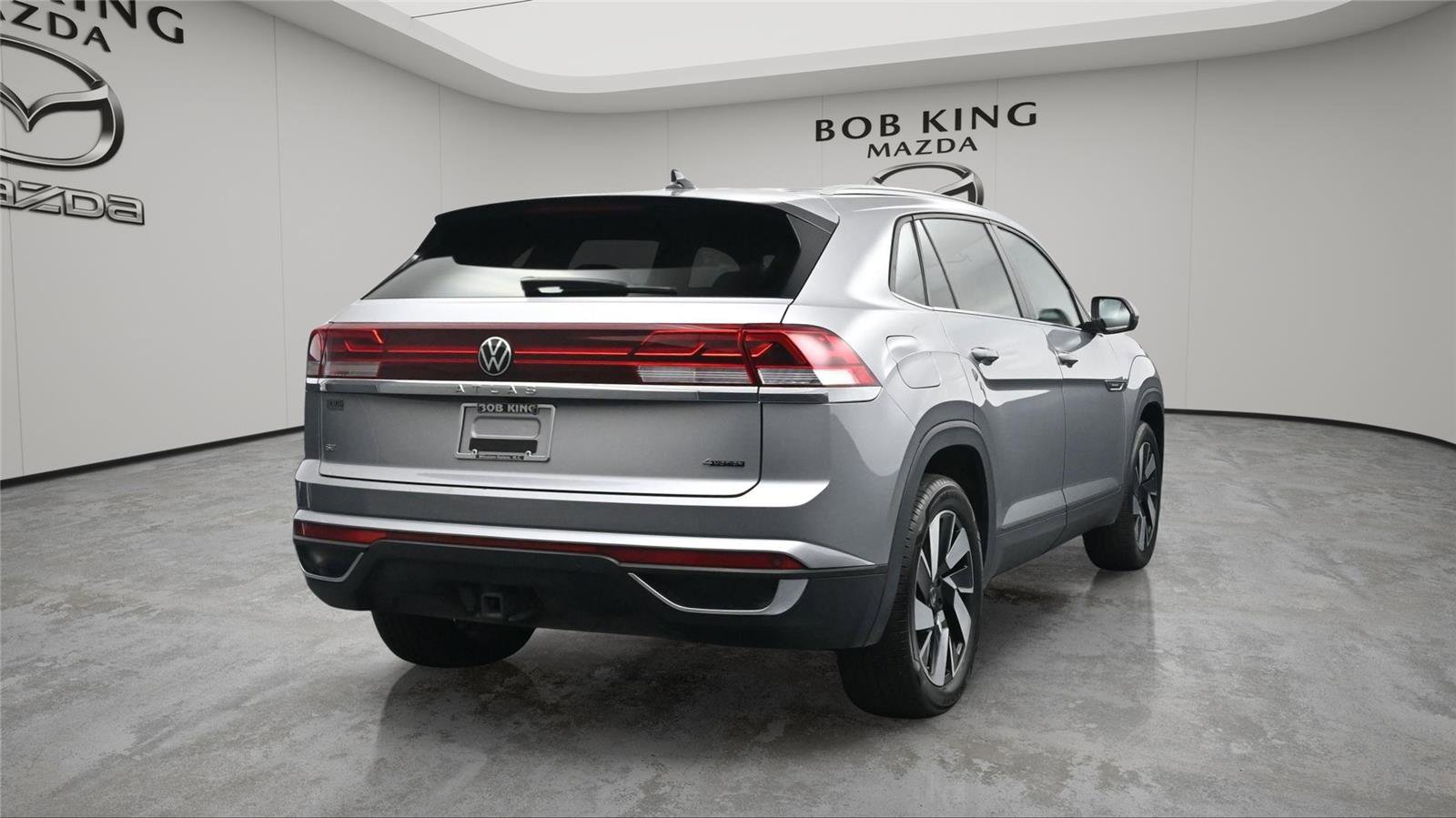 Used 2025 Volkswagen Atlas Cross Sport SE image 12