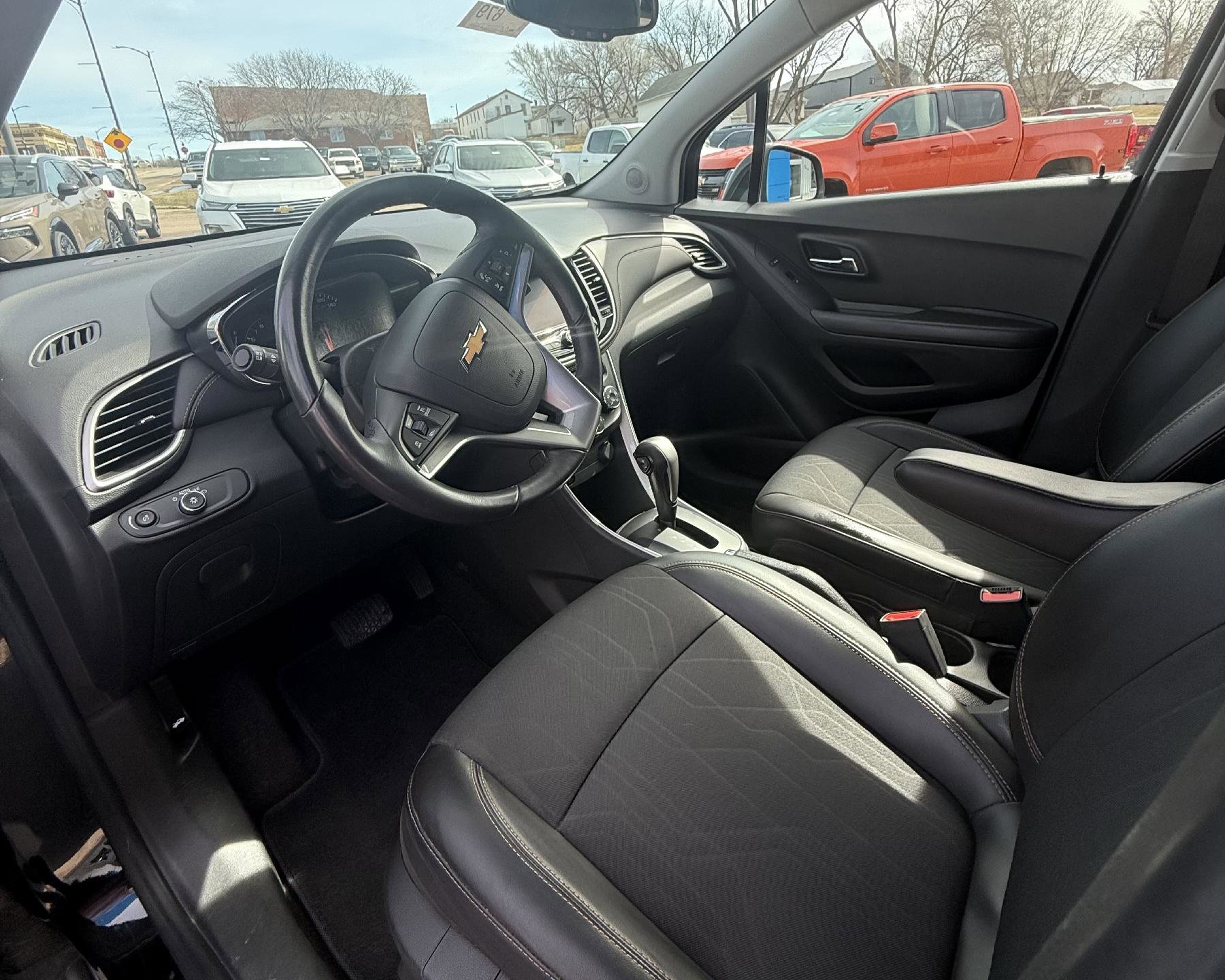 Used 2022 Chevrolet Trax LT w/ Driver Confidence Package image 7