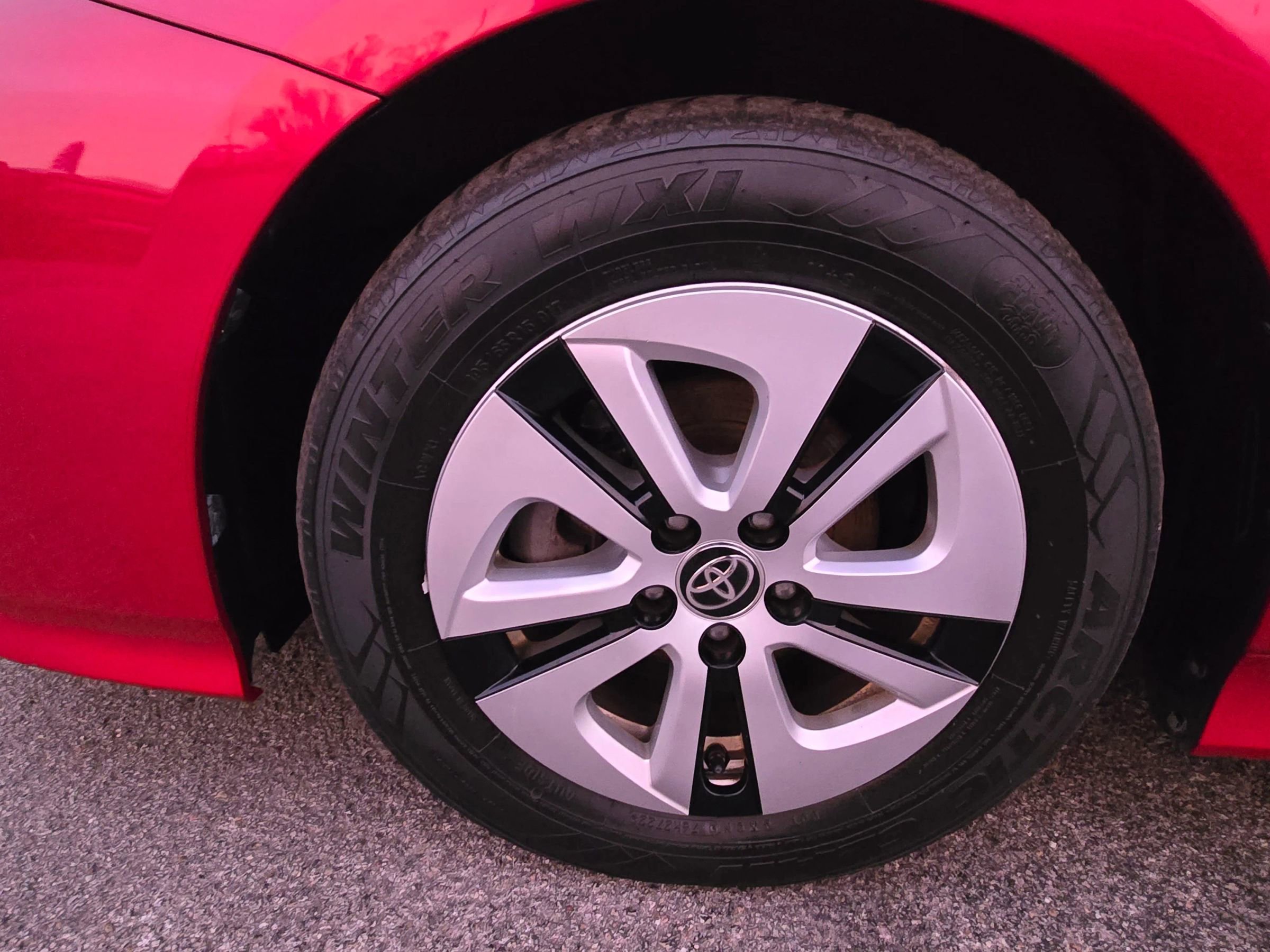 Used 2017 Toyota Prius Three image 22