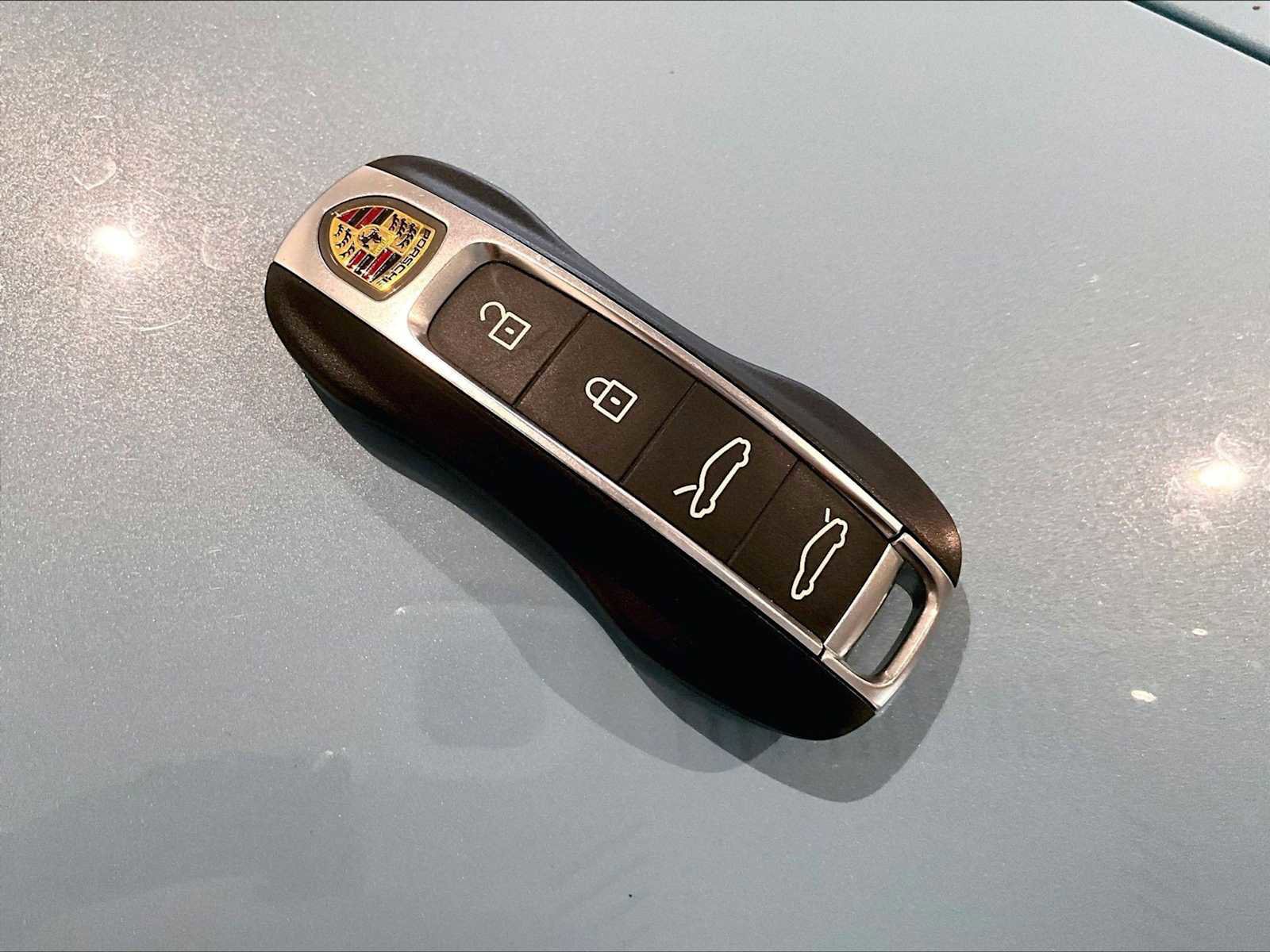 Used 2020 Porsche Taycan Turbo S image 35