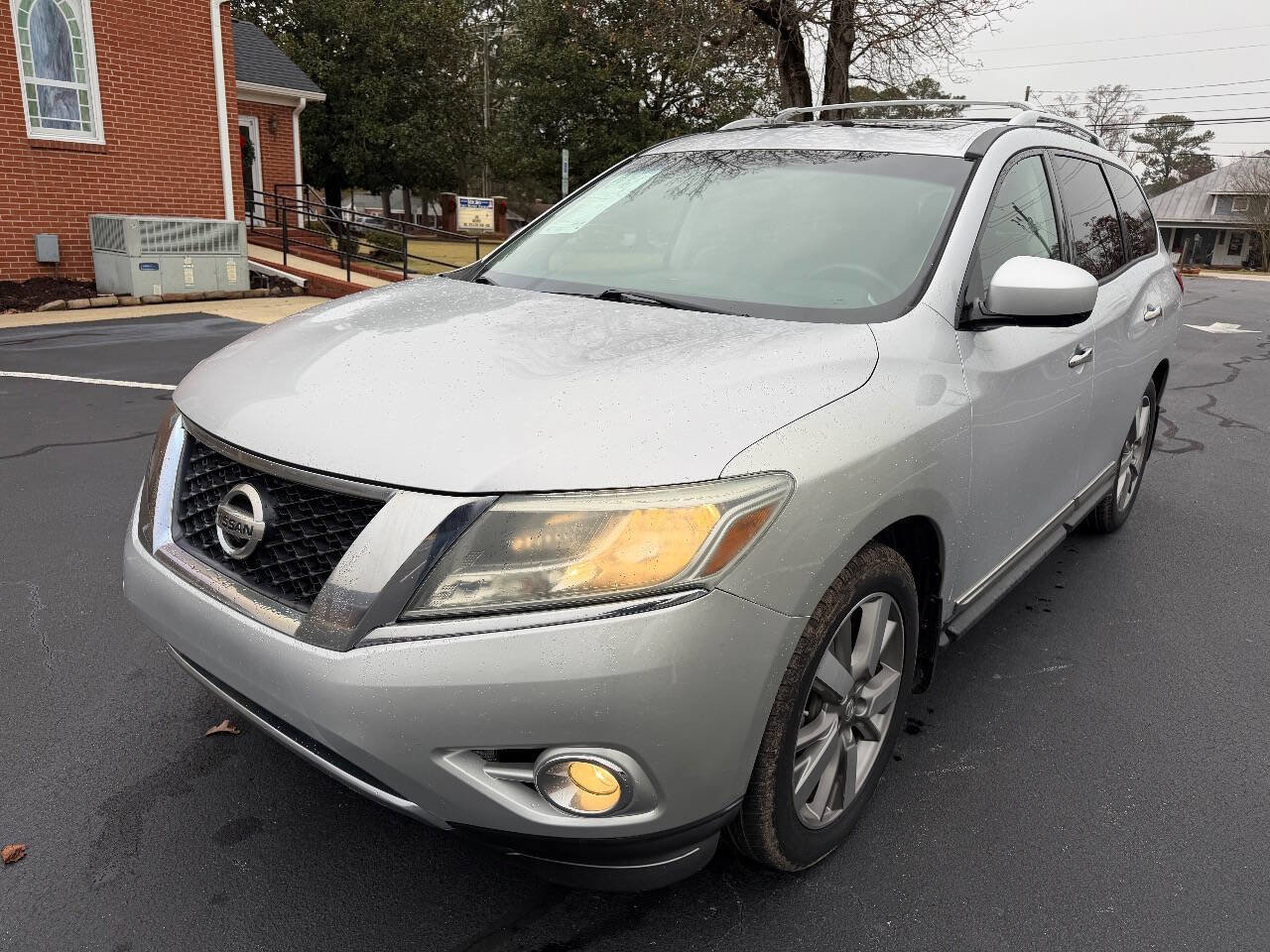Used 2014 Nissan Pathfinder Platinum w/ Platinum Premium Package image 2