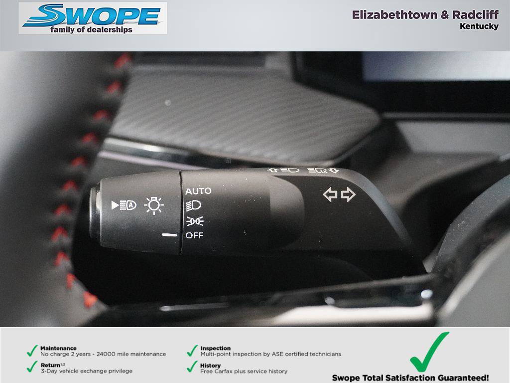 New 2025 Nissan Kicks SR w/ SR Premium Package image 19