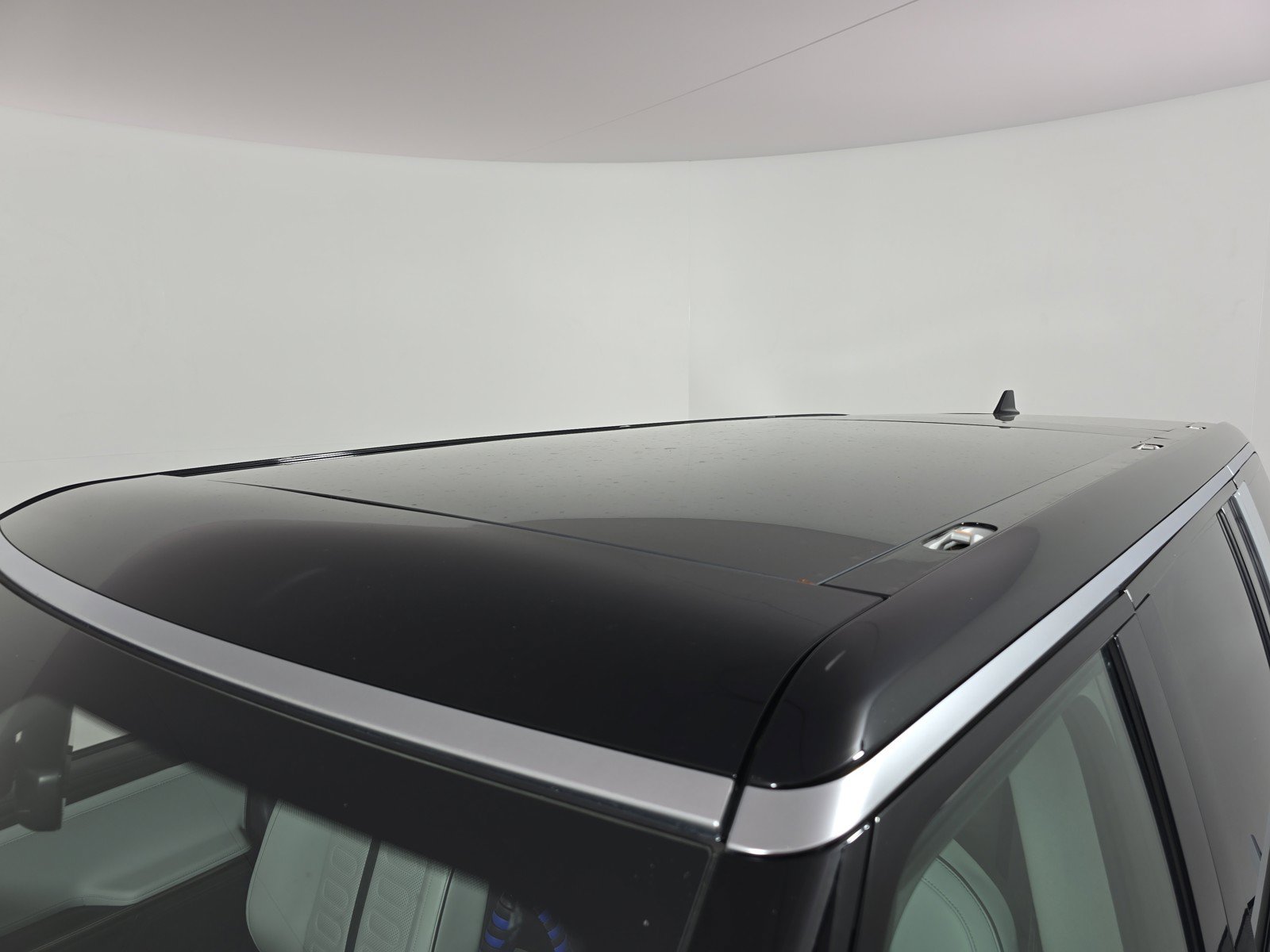 Used 2024 Rivian R1S Adventure AWD/4WD image 13