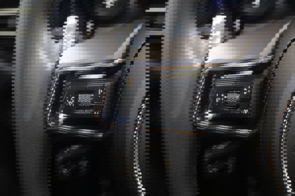 Used 2025 Porsche Macan image 44