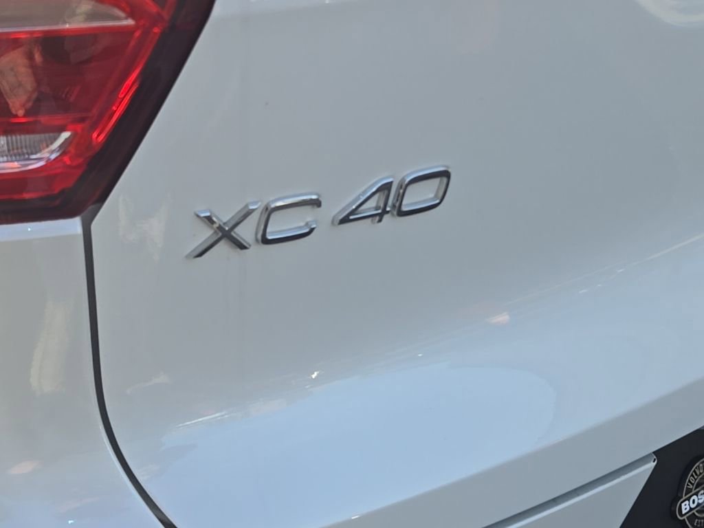 Certified 2023 Volvo XC40 B5 Plus w/ Driver Assist Package image 7