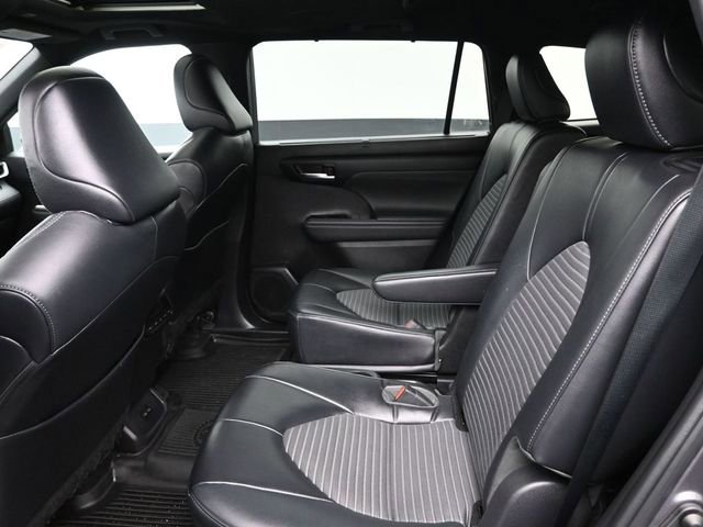 Certified 2023 Toyota Highlander XSE image 29