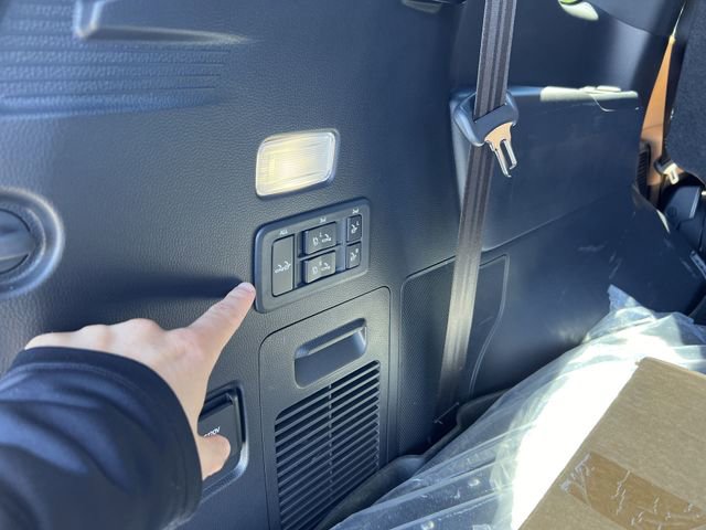 Used 2025 Lexus LX 600 4WD w/ Appearance Package image 22