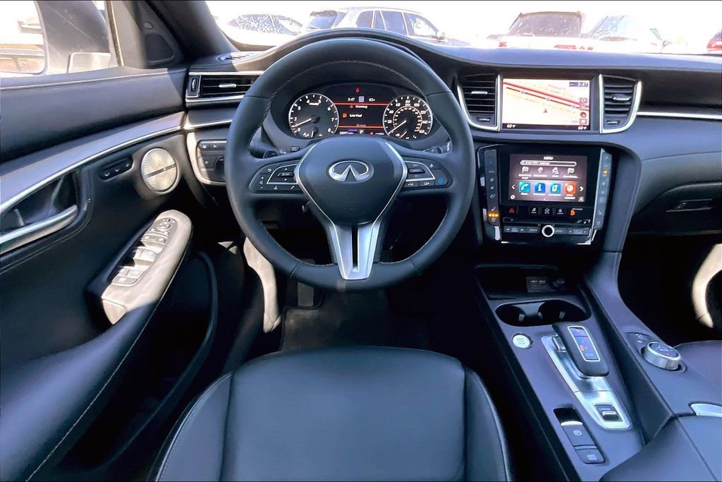 Certified 2025 INFINITI QX55 Essential image 9