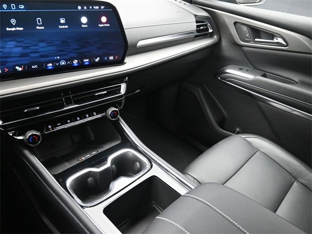 Certified 2025 Chevrolet Traverse LT w/ Driver Confidence Package image 31