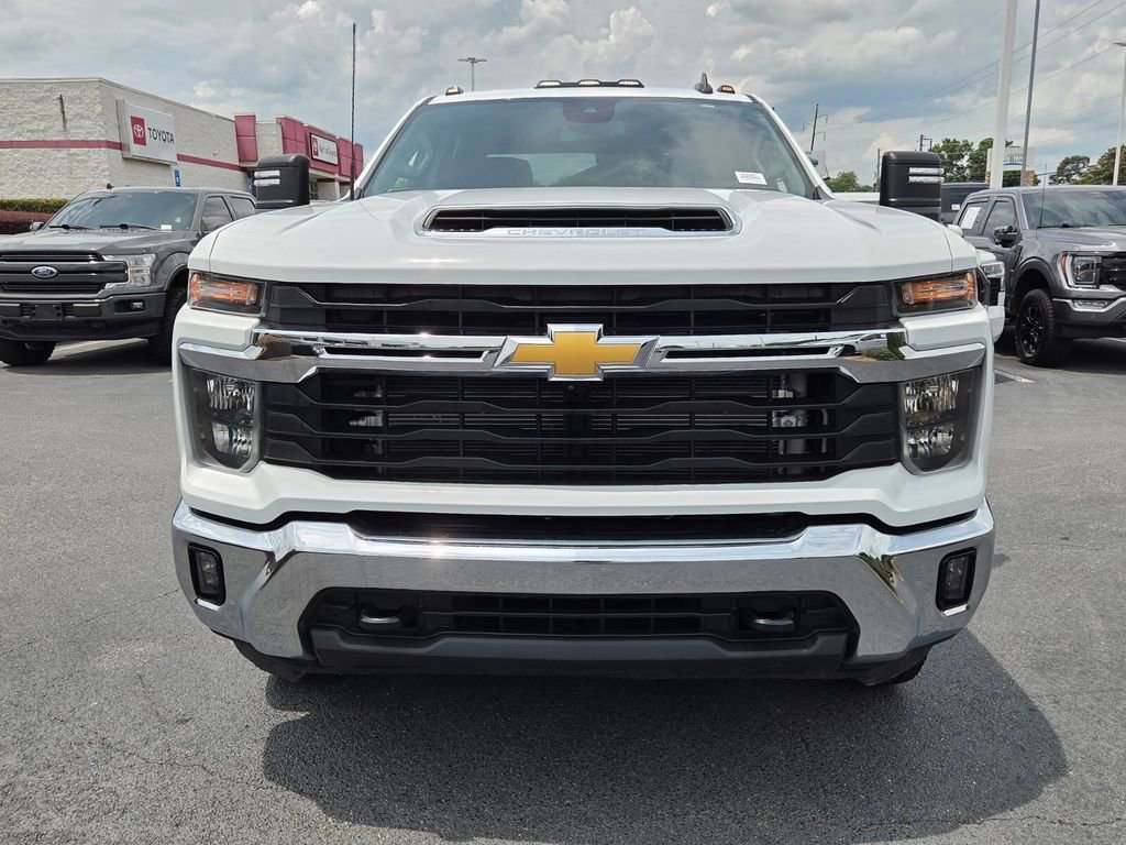 Used 2024 Chevrolet Silverado 3500 LT w/ Safety Package AWD/4WD image 2