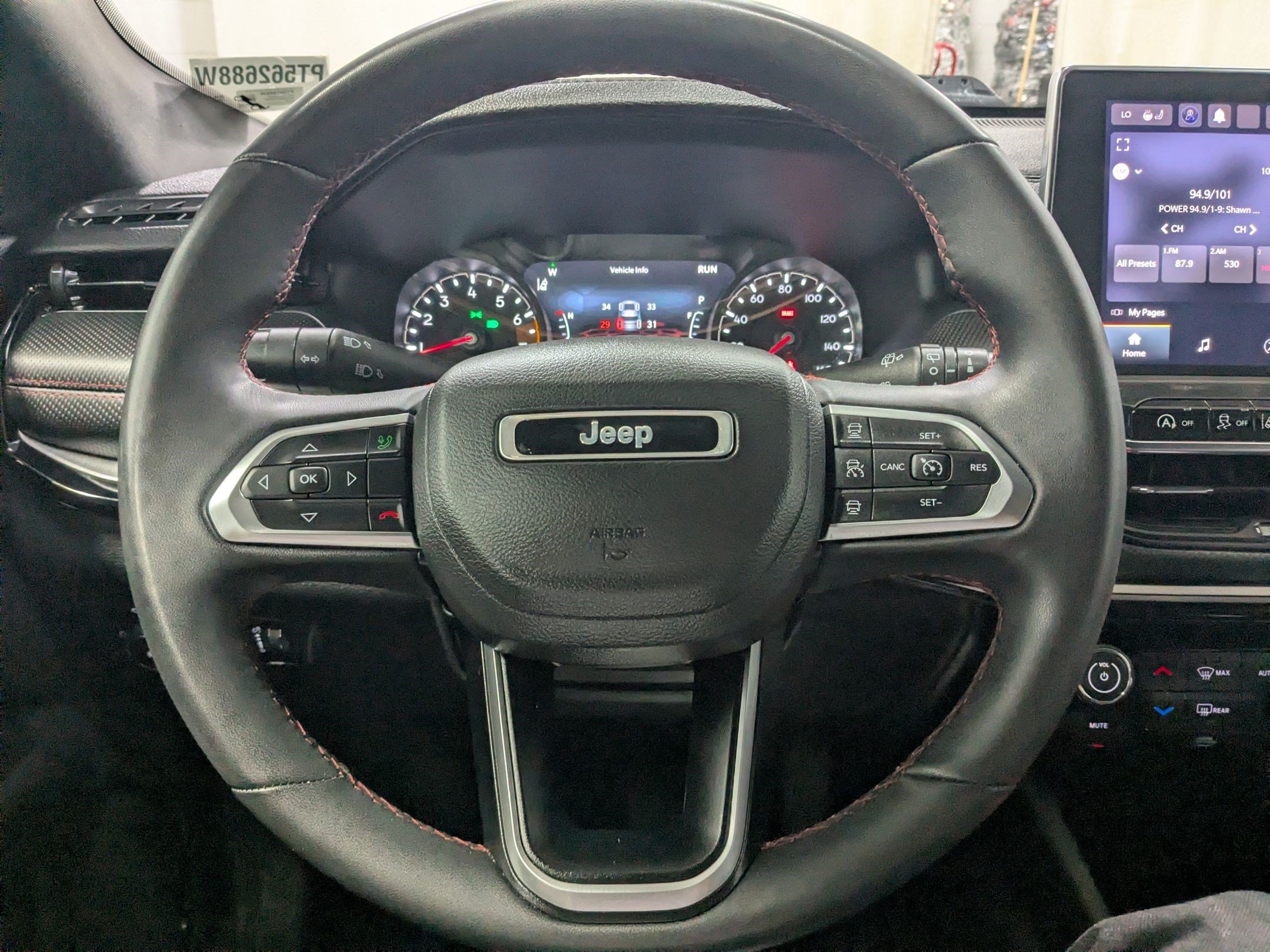Used 2023 Jeep Compass Trailhawk w/ Trailhawk Convenience Group AWD/4WD image 13