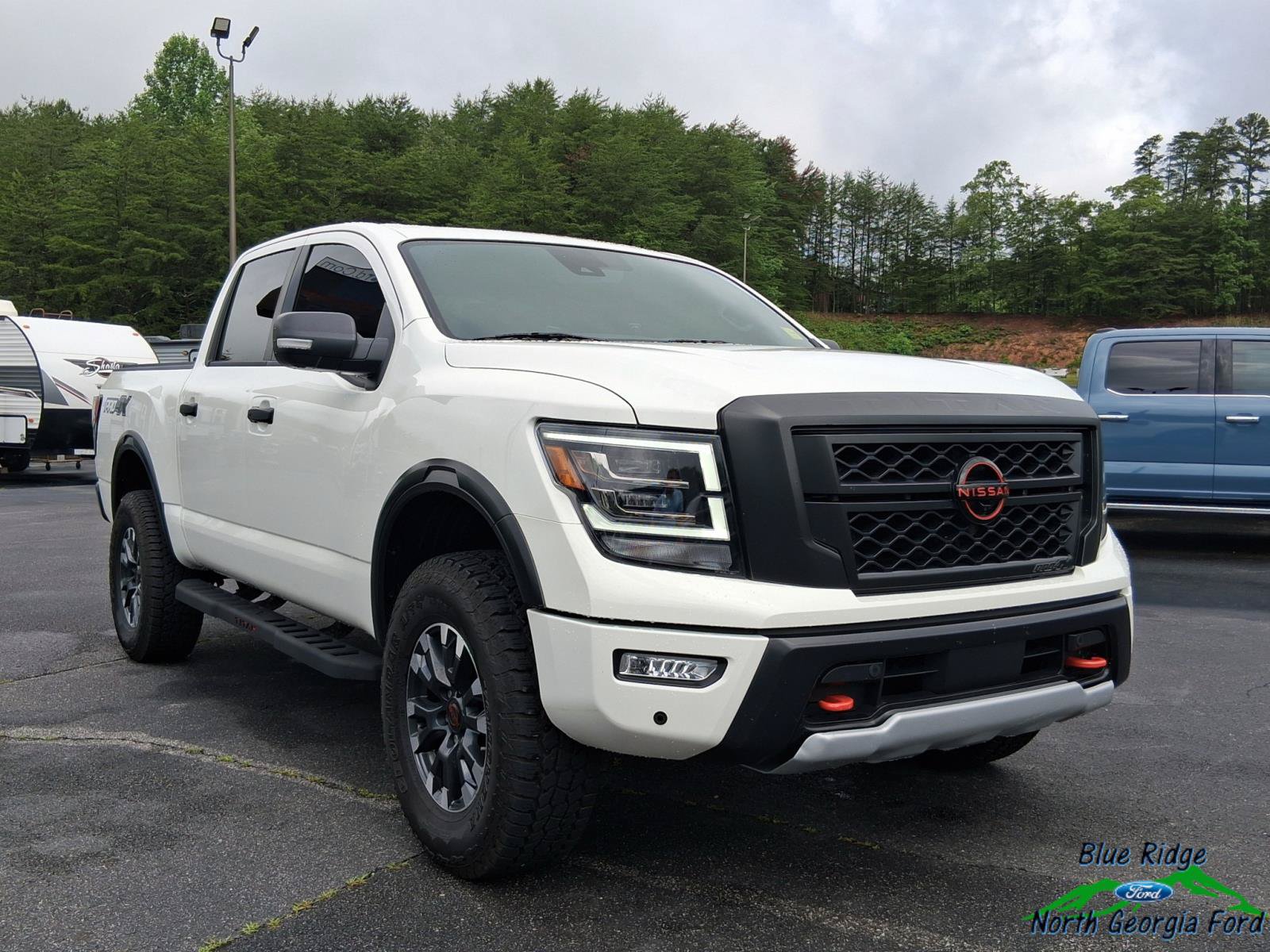 Used 2024 Nissan Titan PRO-4X w/ Pro-4x Convenience Package AWD/4WD image 7