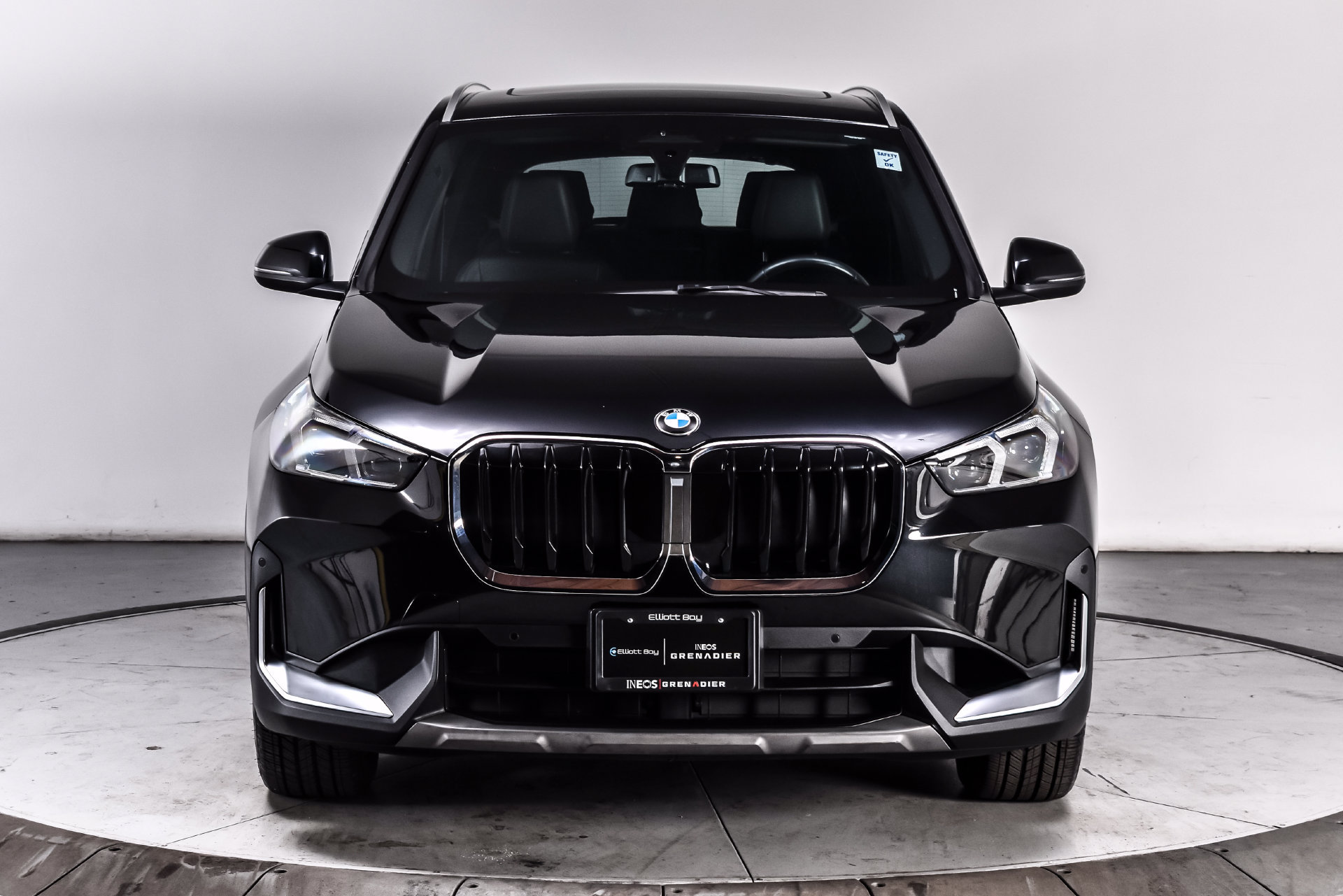 Used 2023 BMW X1 xDrive28i w/ Convenience Package AWD/4WD image 2