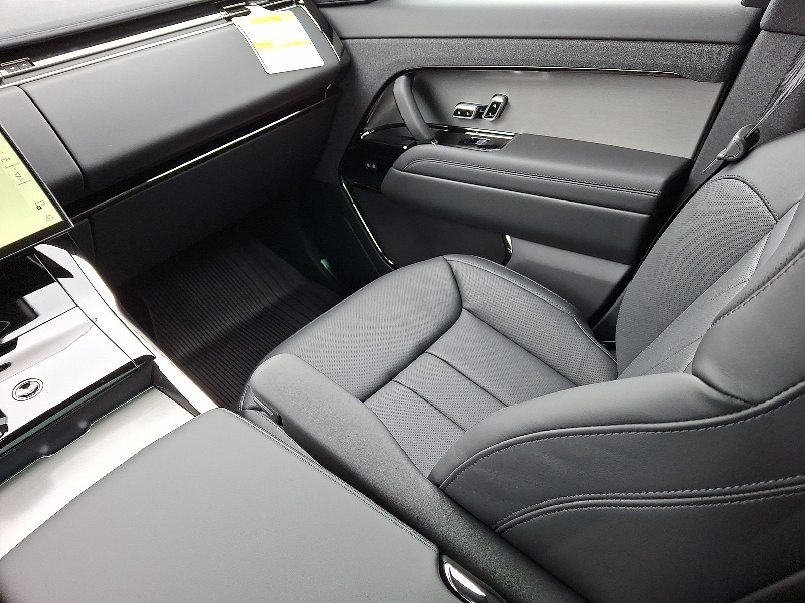 New 2026 Land Rover Range Rover Sport SE image 14