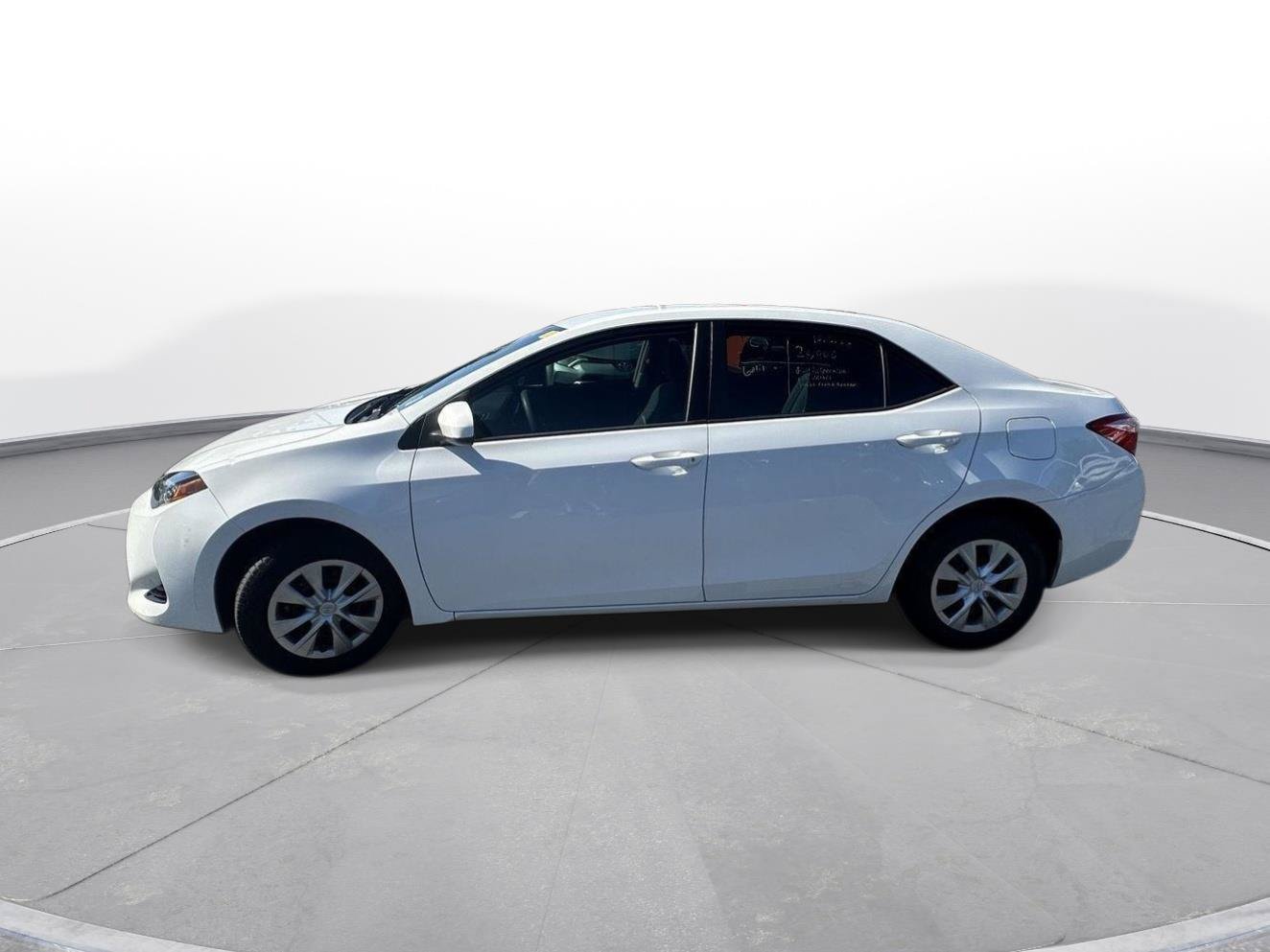 Used 2018 Toyota Corolla L FWD image 46