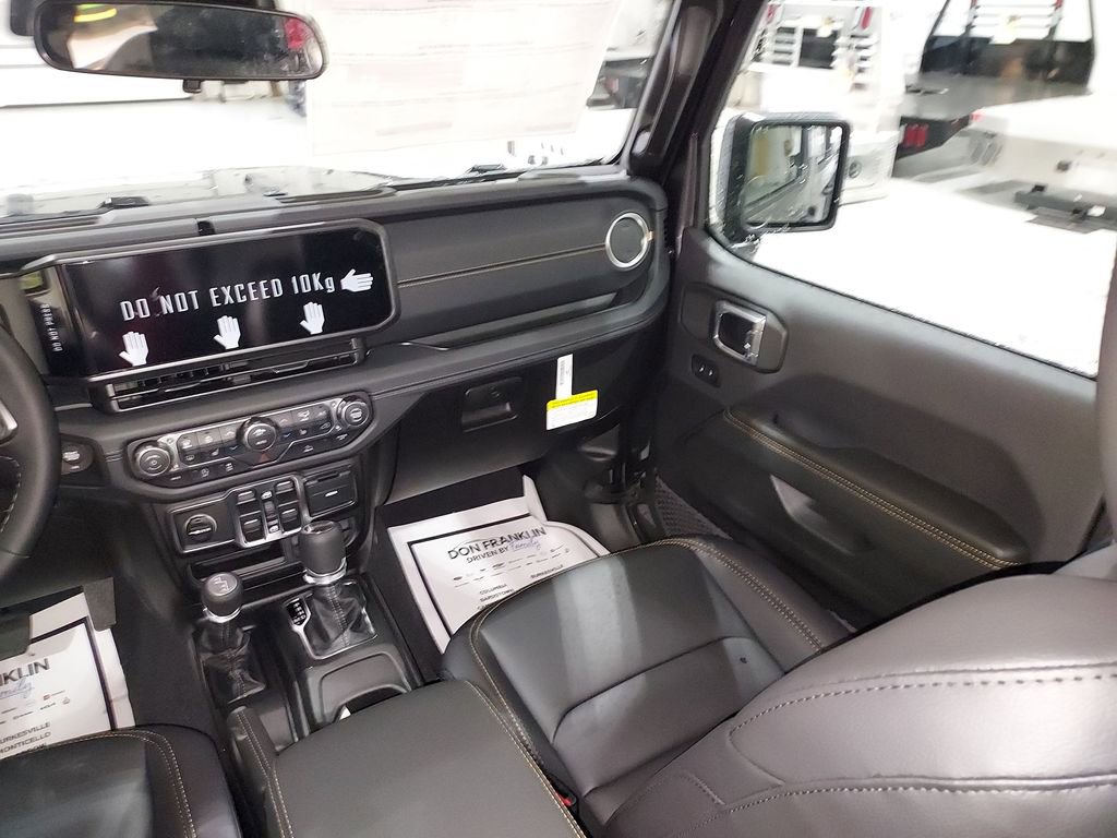 New 2026 Jeep Gladiator Sport AWD/4WD image 11