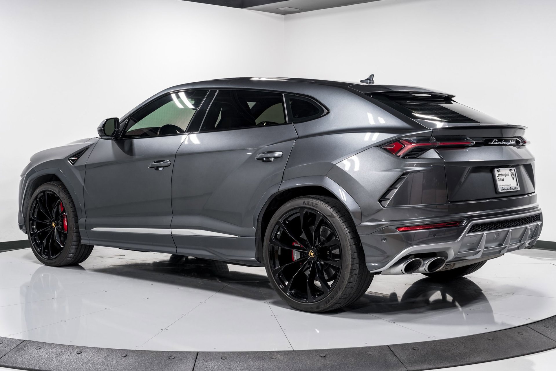 Used 2020 Lamborghini Urus image 5