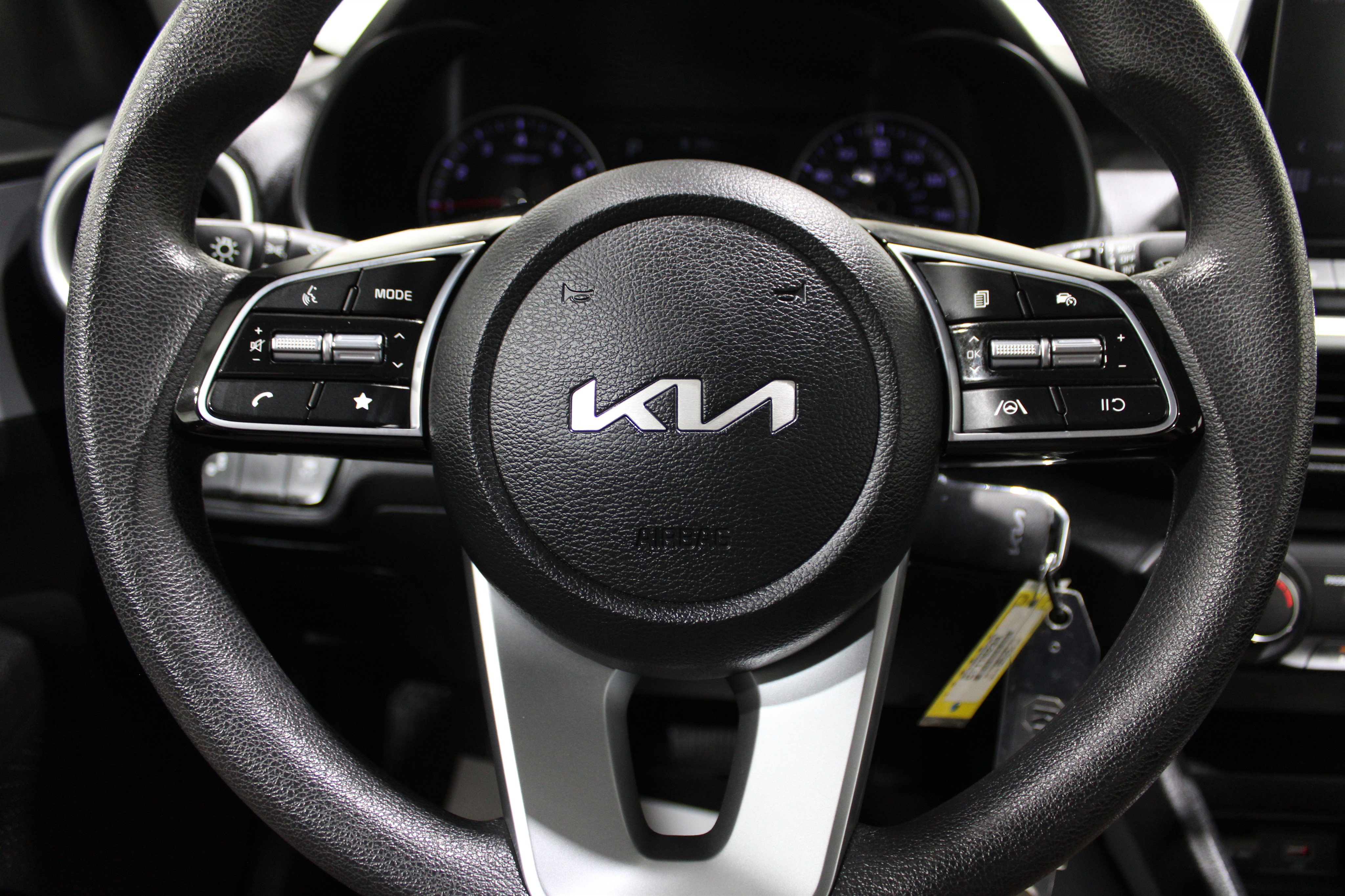 Used 2023 Kia Forte LXS w/ LXS Technology Package FWD image 8