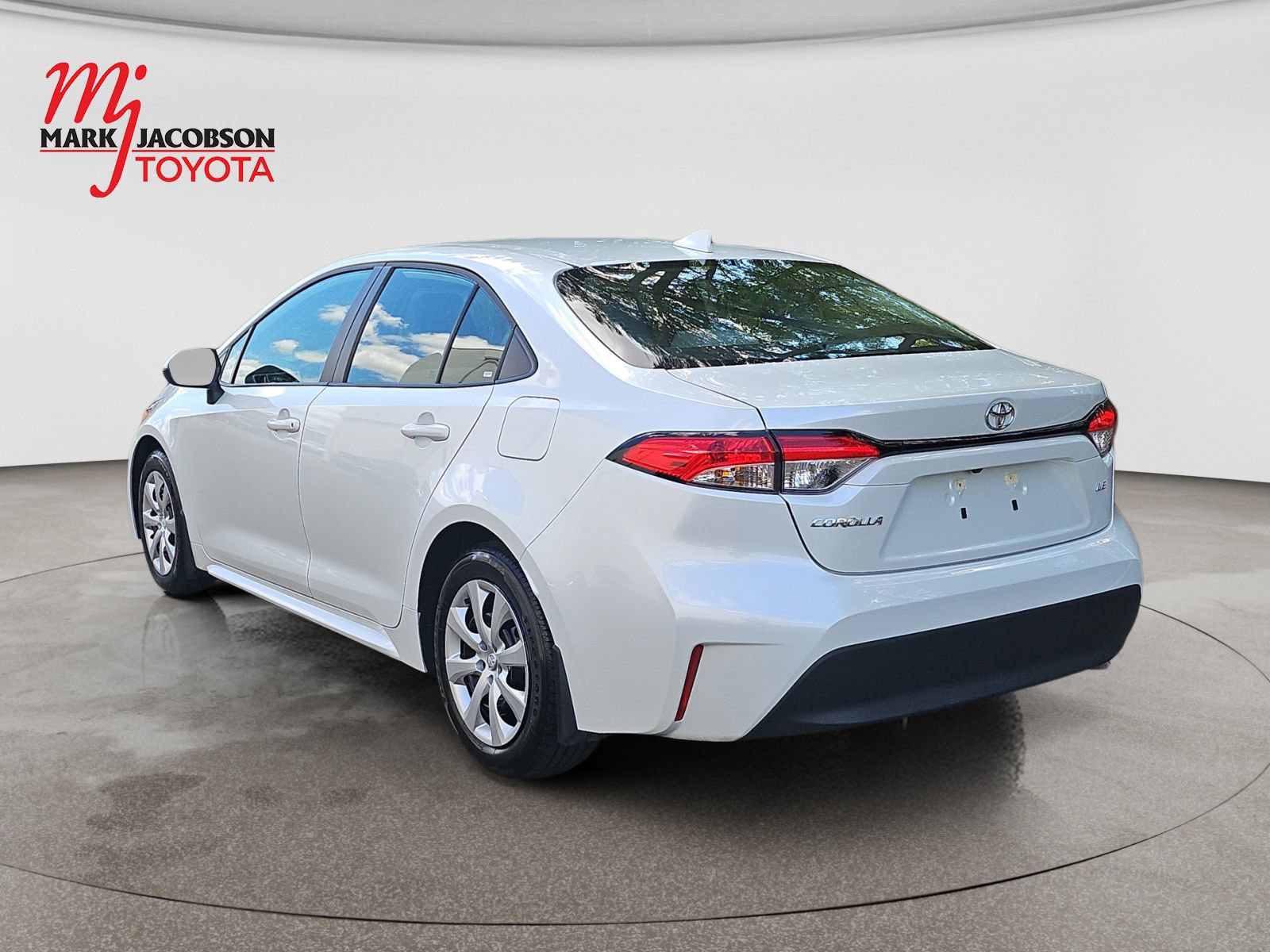 Used 2026 Toyota Corolla LE FWD image 14