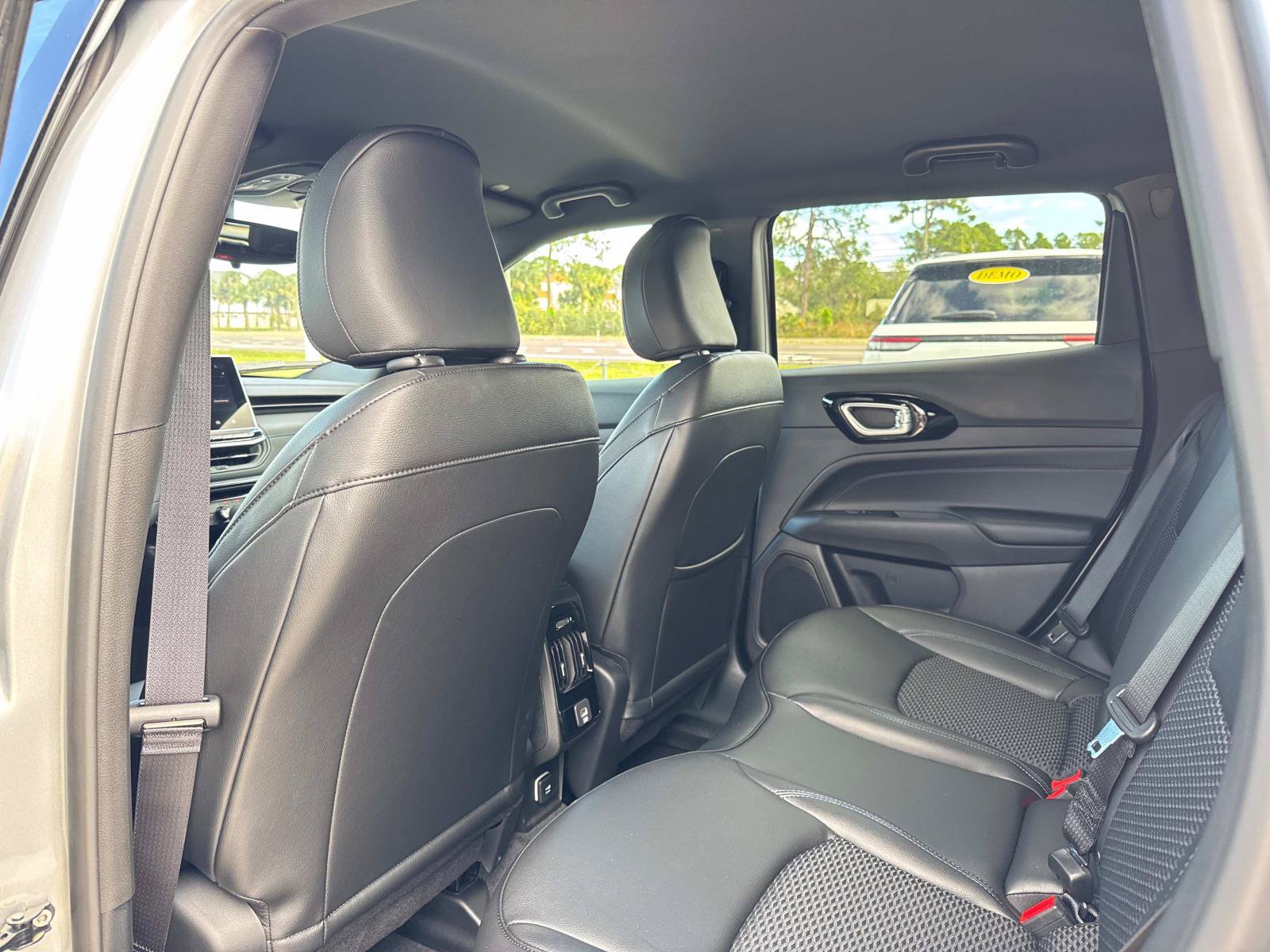 New 2026 Jeep Compass Latitude AWD/4WD image 15