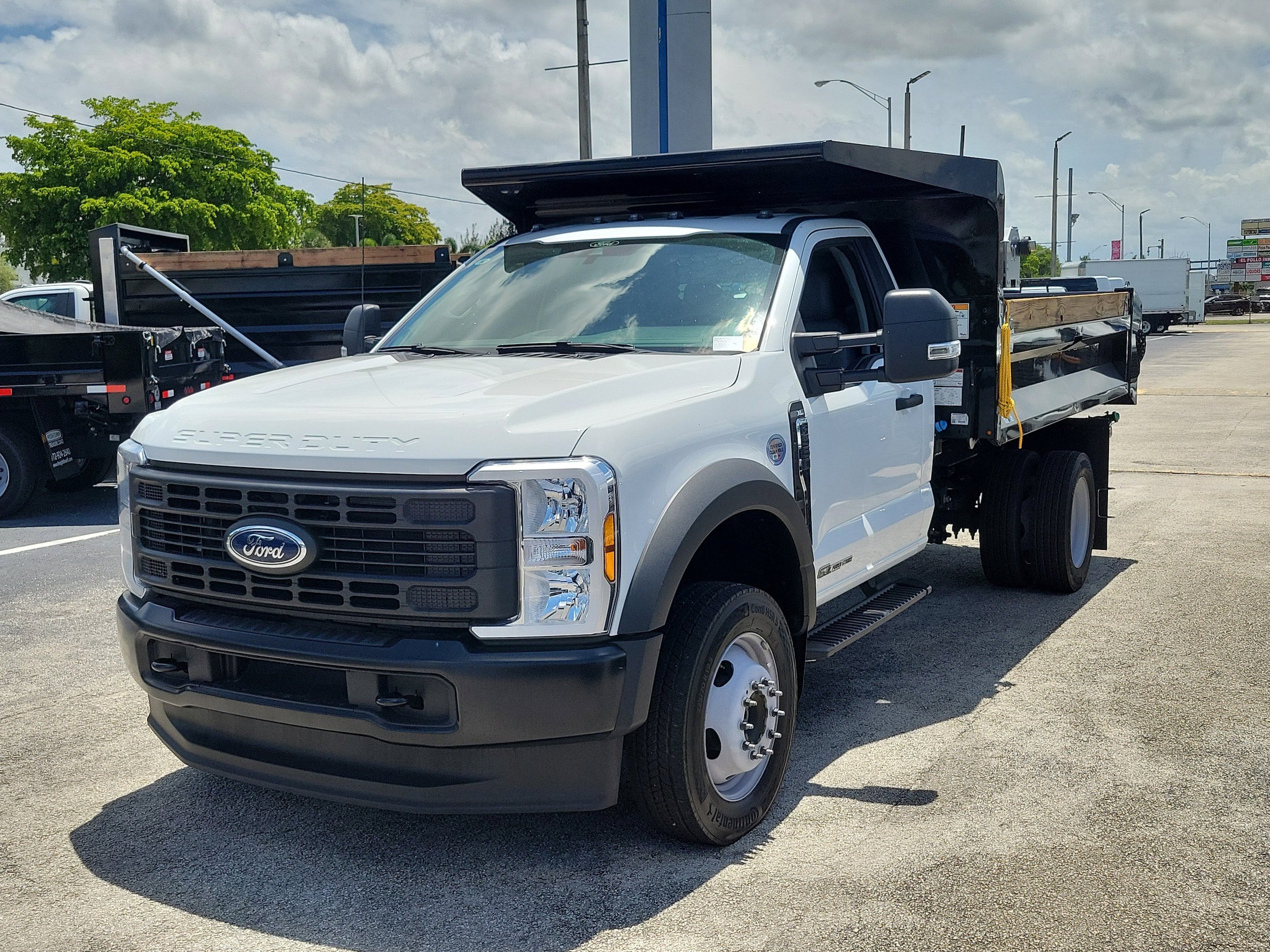 New 2024 Ford F550 4x4 Regular Cab Super Duty image 4