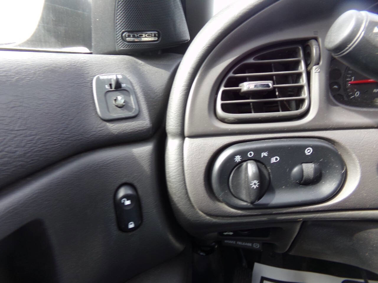 Used 2004 Ford Taurus SEL image 11