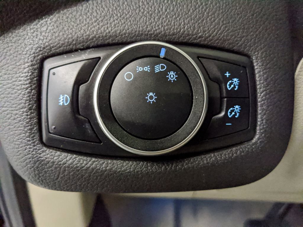 Used 2015 Ford C-MAX SEL w/ Equipment Group 302A image 16