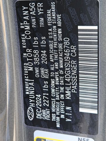 Used 2025 Hyundai Elantra SE FWD image 29