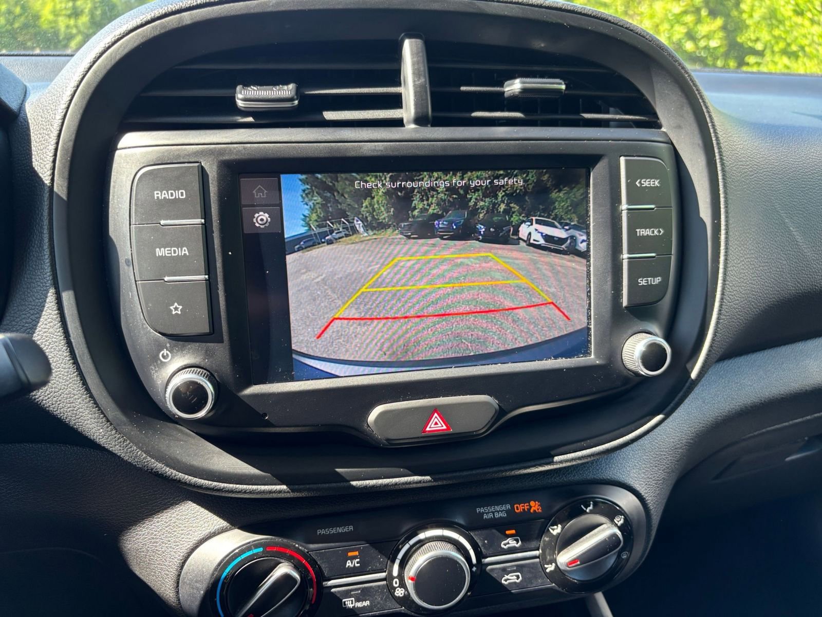 Used 2025 Kia Soul LX w/ LX Technology Package FWD image 21
