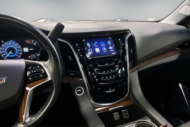 Used 2016 Cadillac Escalade Luxury AWD/4WD image 11