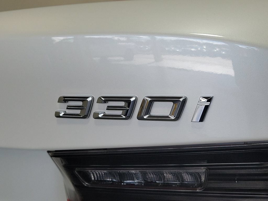Used 2023 BMW 330i Sedan w/ Premium Package RWD image 7