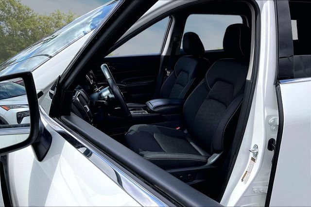 Certified 2024 Nissan Pathfinder SV FWD image 20