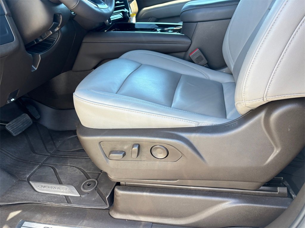 Used 2025 Chevrolet Tahoe LT w/ Comfort Package image 24