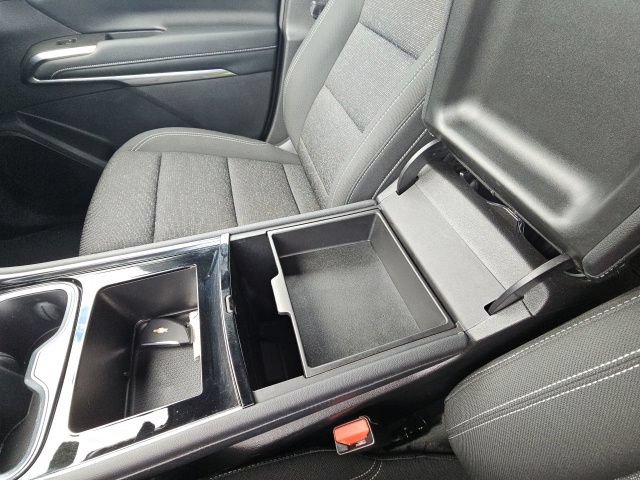 Used 2025 Chevrolet Traverse LT FWD image 29