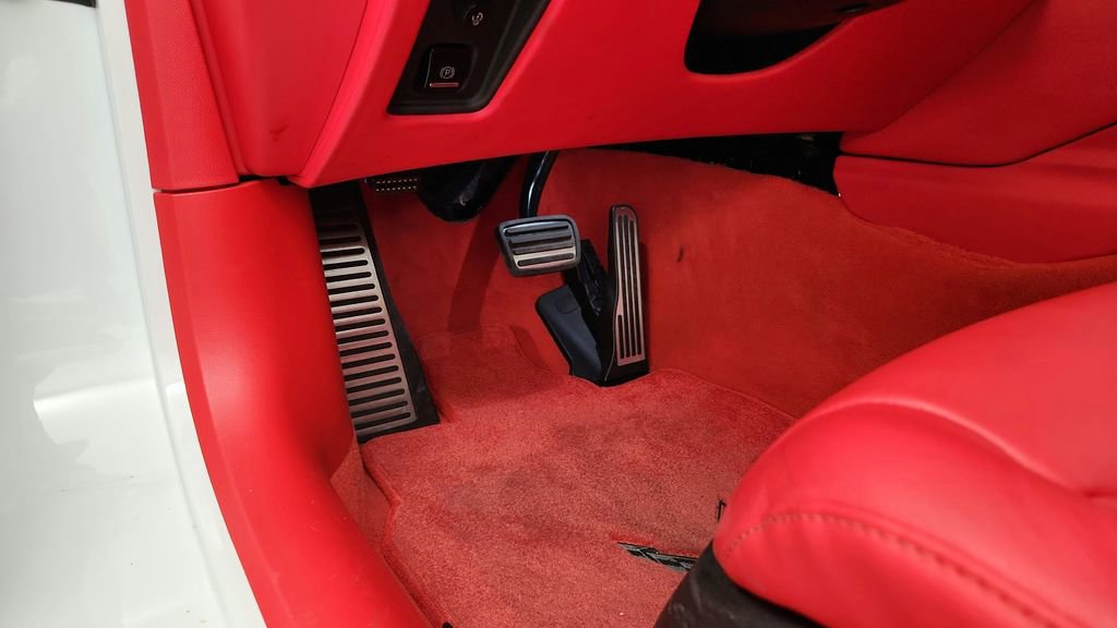 Used 2023 Chevrolet Corvette Stingray Premium Conv w/ Z51 Performance Package RWD image 52