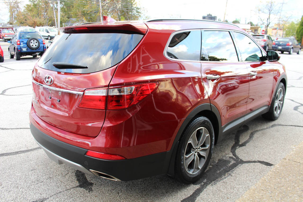 Used 2016 Hyundai Santa Fe SE w/ Cargo Package image 9