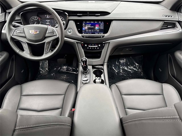 New 2025 Cadillac XT5 Luxury image 14