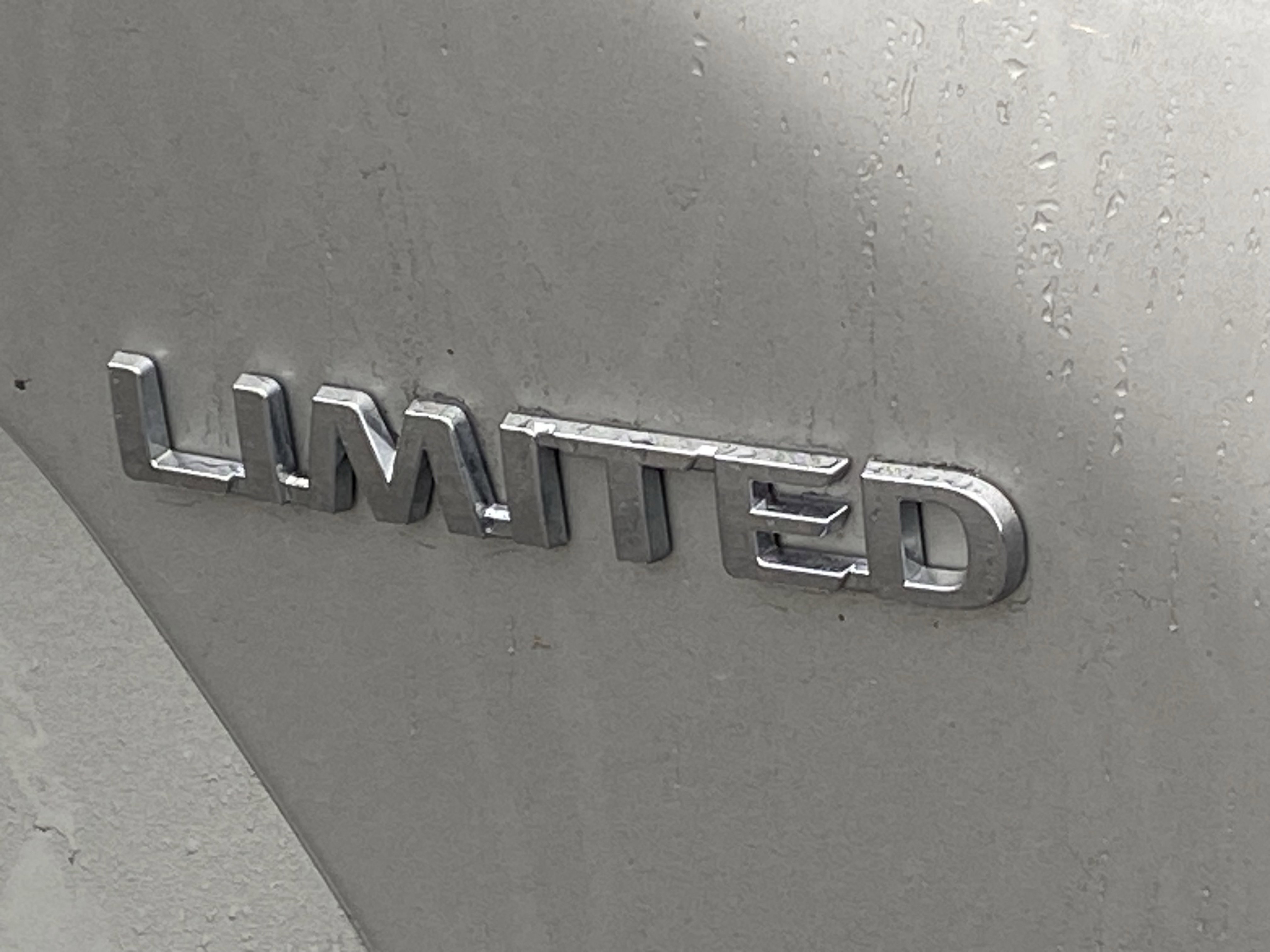 Used 2024 Toyota bZ4X Limited image 5