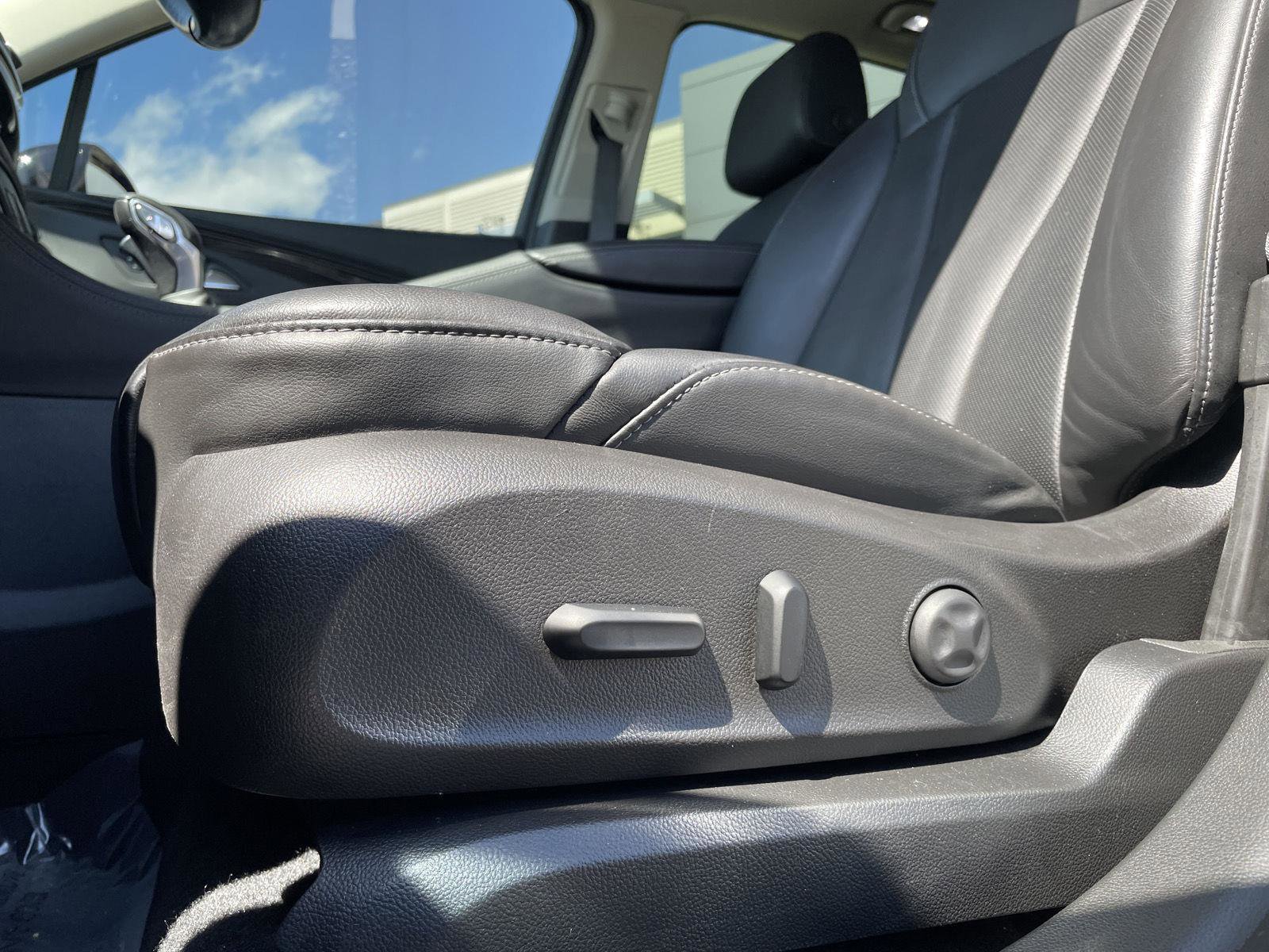 Used 2020 Buick Envision Premium w/ Driver Confidence Package image 21