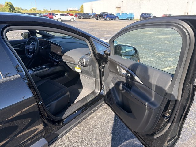 New 2026 Chevrolet Equinox EV LT w/ Comfort Package image 28