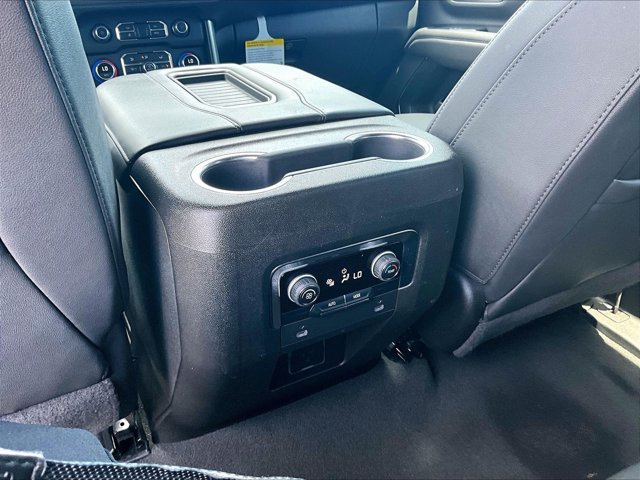 Used 2024 Chevrolet Suburban LT RWD image 24