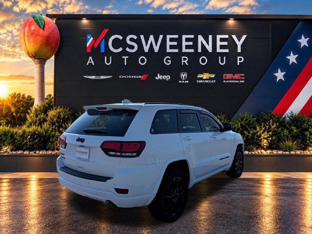 Used 2020 Jeep Grand Cherokee Altitude AWD/4WD image 5