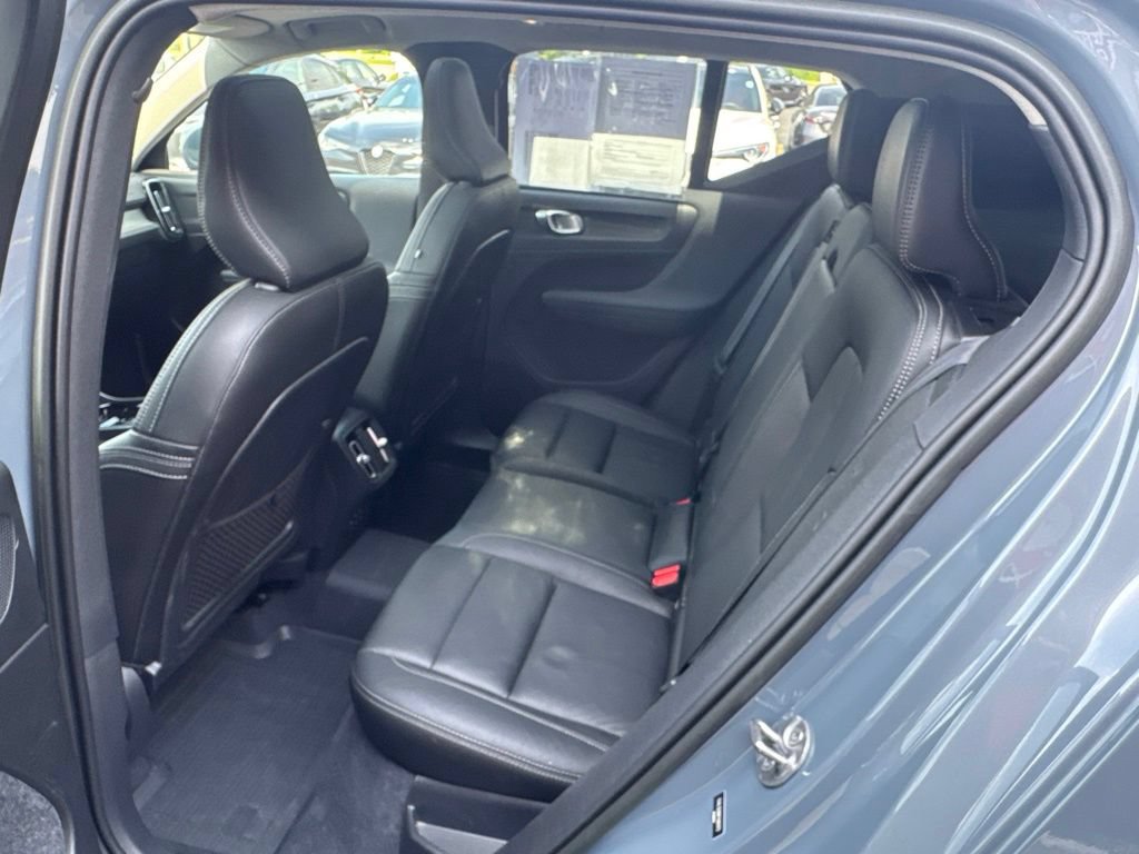 Used 2023 Volvo XC40 B5 Plus AWD/4WD image 49
